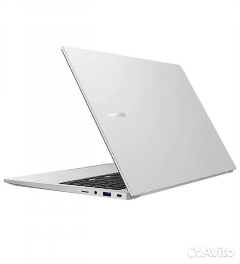 Ноутбук Samsung NP750 15.6 intel Core i5 8GB