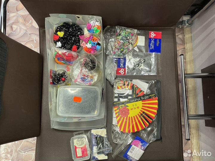 Для причесок шпильки, резинки и тп