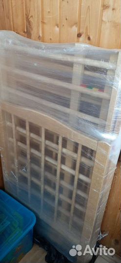 Детская кроватка с маятником