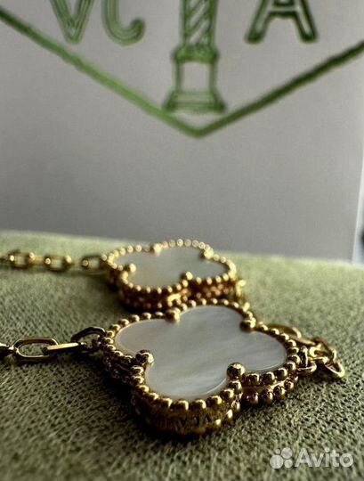 Эстетика Van Cleef: браслет с перламутровыми мотивами