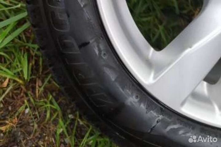 Bridgestone Blizzak VRX2 215/55 R17, 4 шт