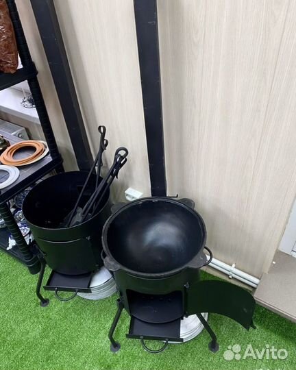 Казан чугунный 12 литров с печкой