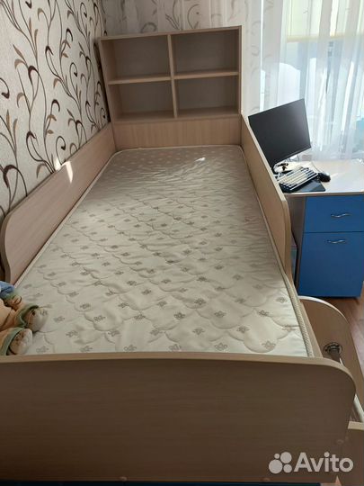 Кровать
