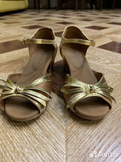 Профессиональные туфли для бальных танцев