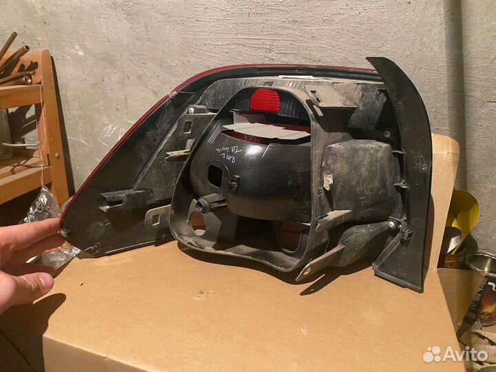 Фонарь задний правый на volkswagen polo рестайлинг