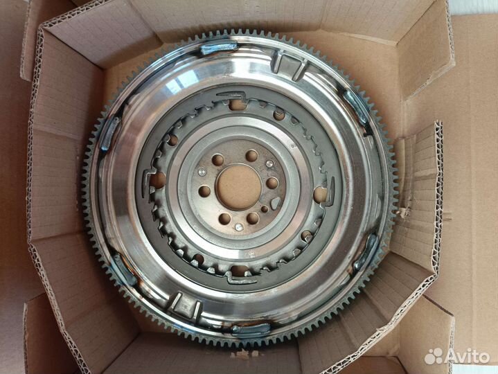 Маховик audi A3, skoda Octavia, VW Golf 5/6