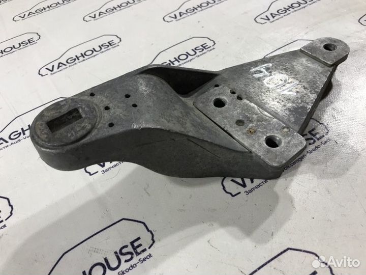 Кронштейн двигателя Audi S8 D2 4D 4.2 2000