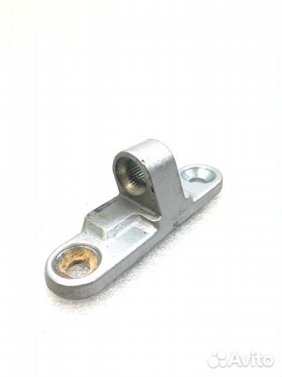 Петля двери задняя правая Mercedes-Benz E-Class