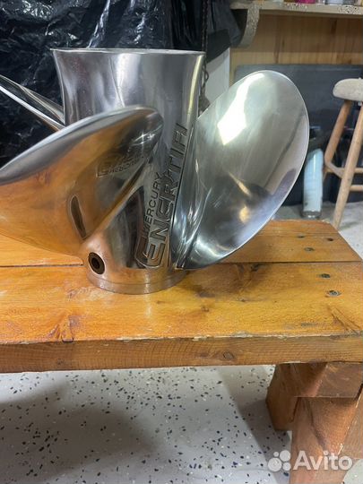 Гребной винт Enertia 14. 19.RH 8M0151239