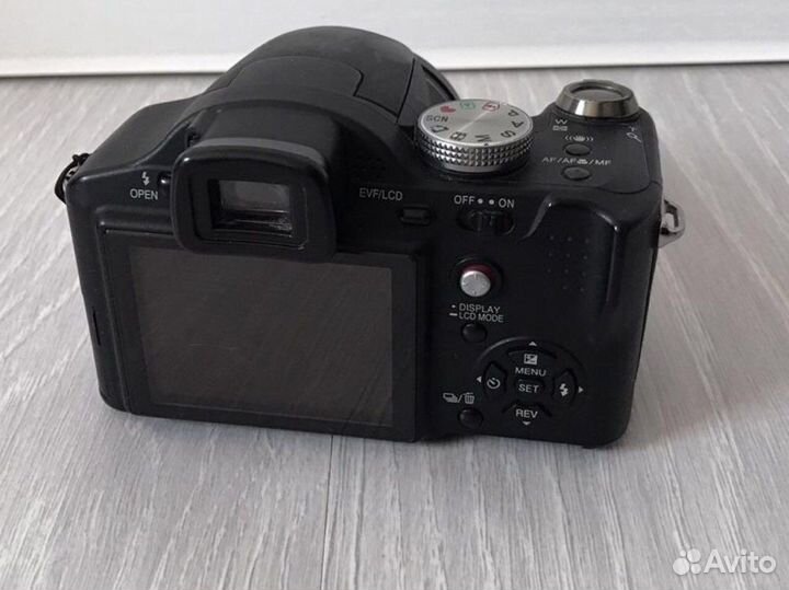 Фотоаппарат Panasonic Lumix FZ8 (DMC-FZ8)