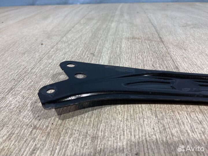 Кронштейн передней панели Skoda Yeti 2012 5L