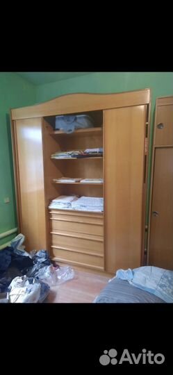 Шкаф и кровать