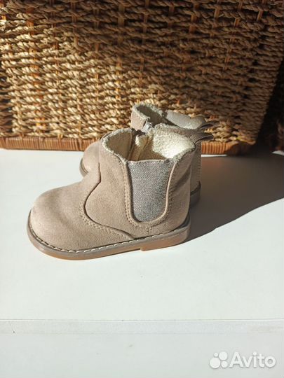 Ботинки HM на девочку 18/19 размер