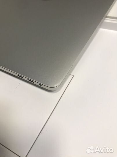 На Зч Macbook 15 i9 32gb 2tb vega