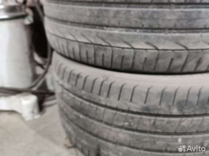 Pirelli P Zero 315/35 R21 и 285/40 R21