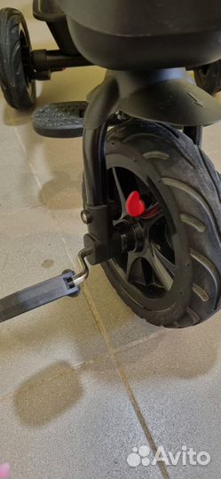 Велосипед детский трехколесный с ручкой