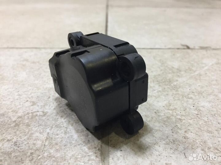 Сервопривод заслонок печки Ford Focus 2 CB4 2005-2