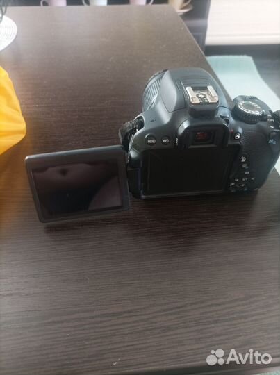 Зеркальный фотоаппарат canon