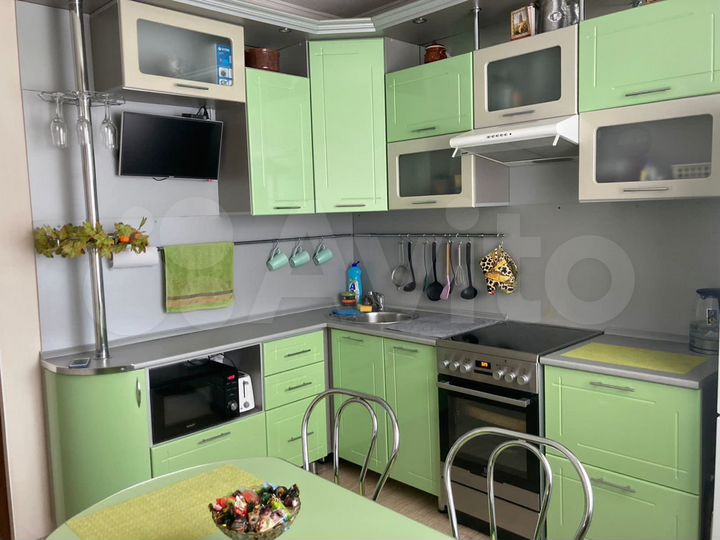 2-к. квартира, 52 м², 4/9 эт.