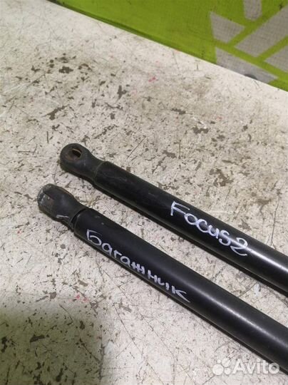 Амортизатор двери багажника Форд Фокус 2