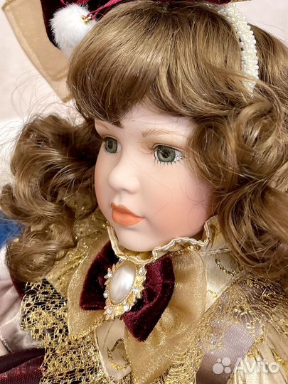 Фарфоровая куколка Leonardo Collection