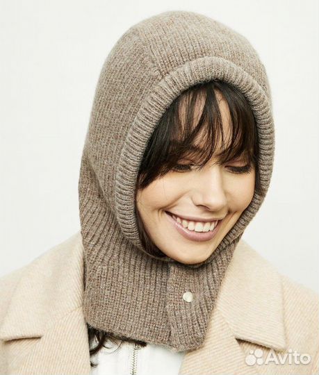 Капор женский вязаный