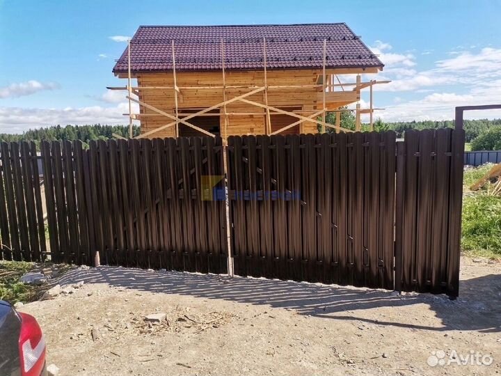 Забор из евроштакетника