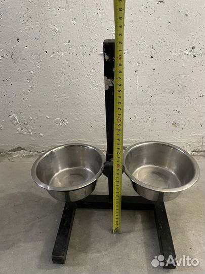 Подставка с мисками для собак