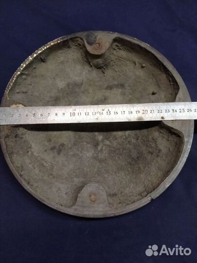 Барельеф, эмблема Сталин и Ленин с паровоза