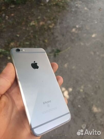 Телефон iPhone 6s