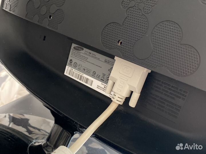 Монитор Samsung SyncMaster 2033SW