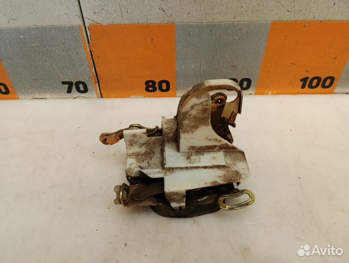 Замок двери передней правой Opel Corsa B 1.0 1997