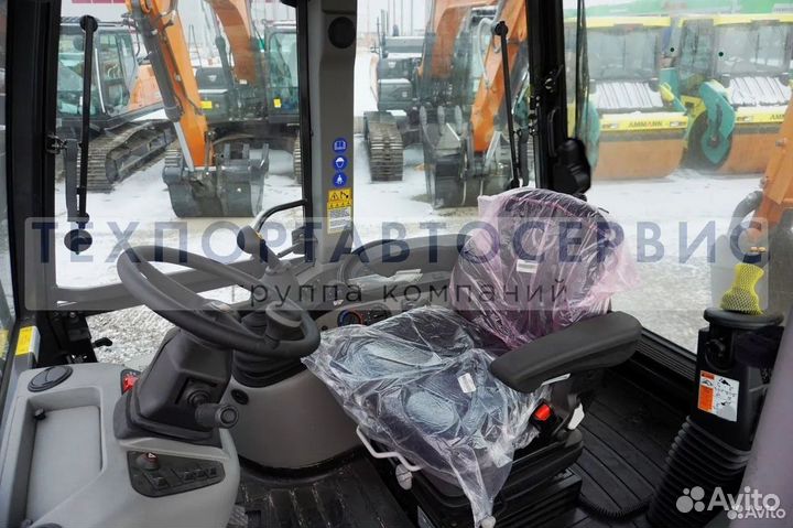 Экскаватор-погрузчик CASE 695 ST, 2023