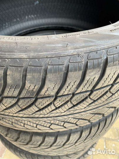 Goodyear UltraGrip 8 Performance 245/45 R19 102V