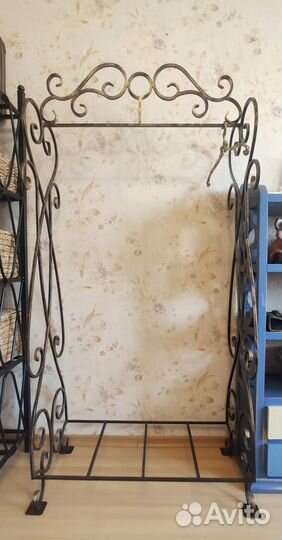 Вешалка для одежды напольная металлическая