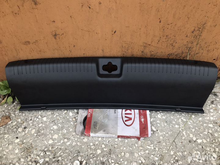 Панель багажника пластиковая Kia Rio 3