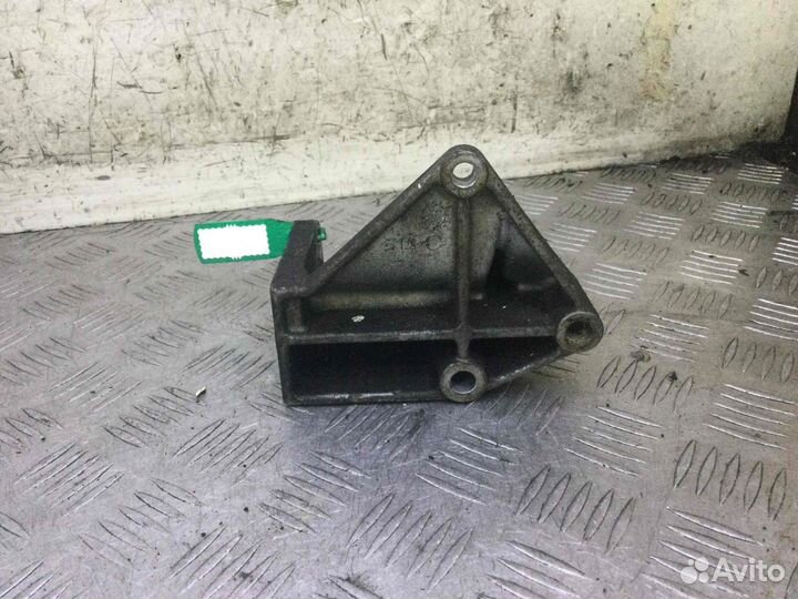 Кронштейн Nissan Almera Qg15de