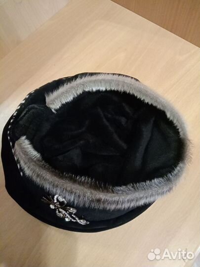 Женская шапка