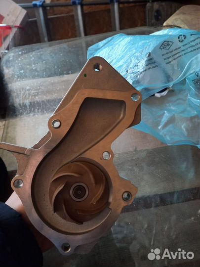 Водяная помпа форд