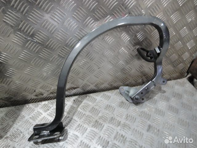Петля крышки багажника Fiesta (13) седан R б/у (арт. 1759737 )