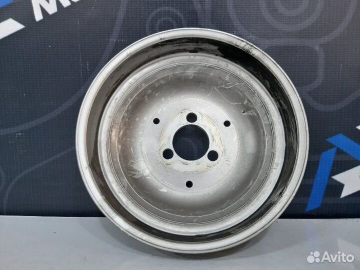 Шкив помпы Audi A6 C6 AUK 2005