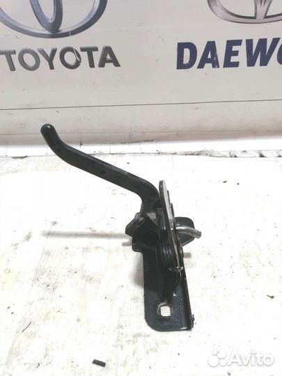 Bmw E65 e66 замок крючок капота