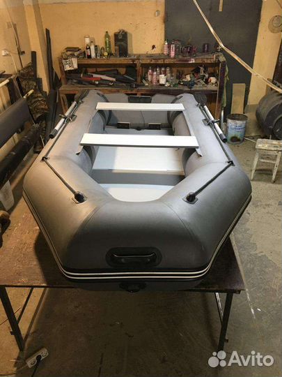 Надувная лодка кильевая 320