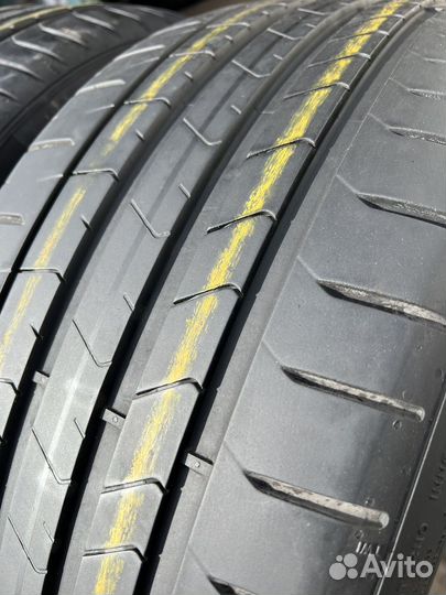 Pirelli P Zero PZ4 235/35 R20