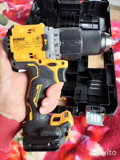 Шуруповерт ударный DeWalt DCD805-NT