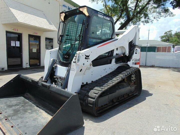 Стекло лобовое на Мини-погрузчик Bobcat T770