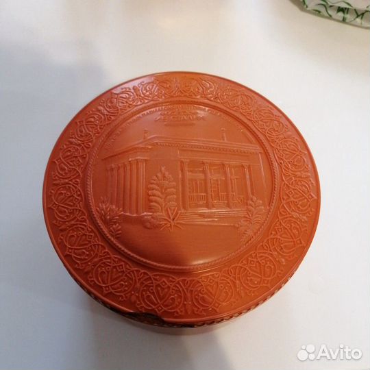 Продаю шкатулку бакелит,карболит.