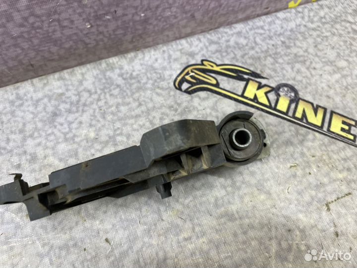 Соединительный шток зеркала правого Лансер 10