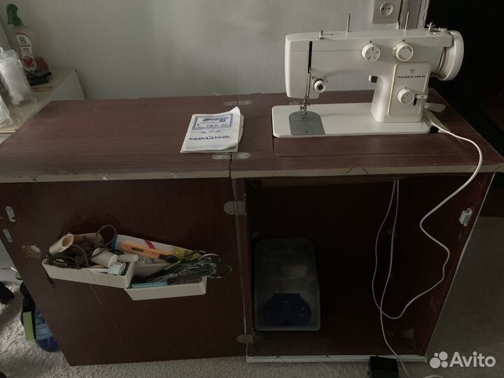 Швейная машина 
