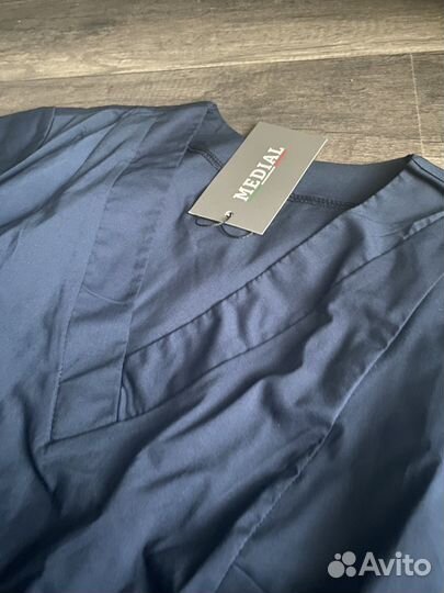 Медицинский костюм 48 размер новый